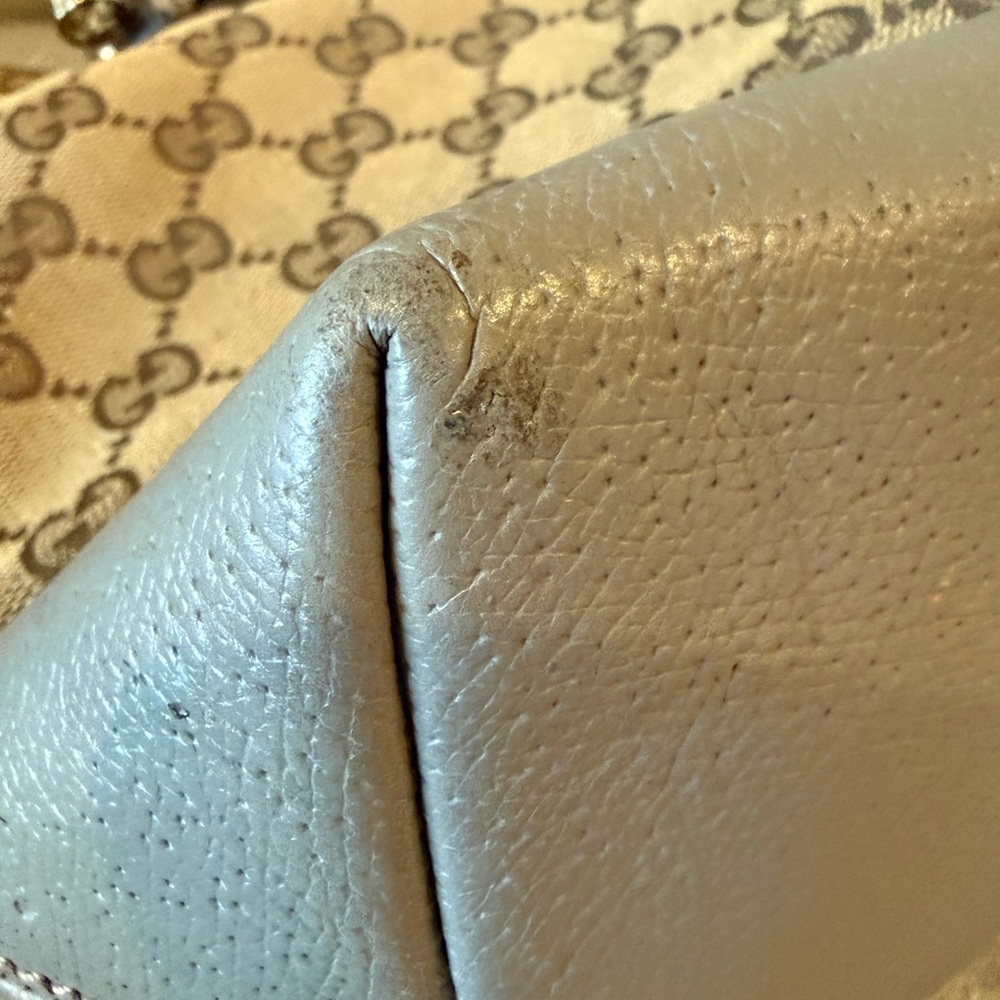 Gucci GG Canvas Bree Leather Line Crossbody Bag in light gray - Picture 10 of 14